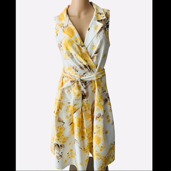 JH Collectibles Dresses & Skirts - ❗️SOLD❗️Satin Sleeveless Floral Dress